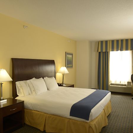 Holiday Inn Express & Suites Wilson-Downtown By Ihg Bagian luar foto