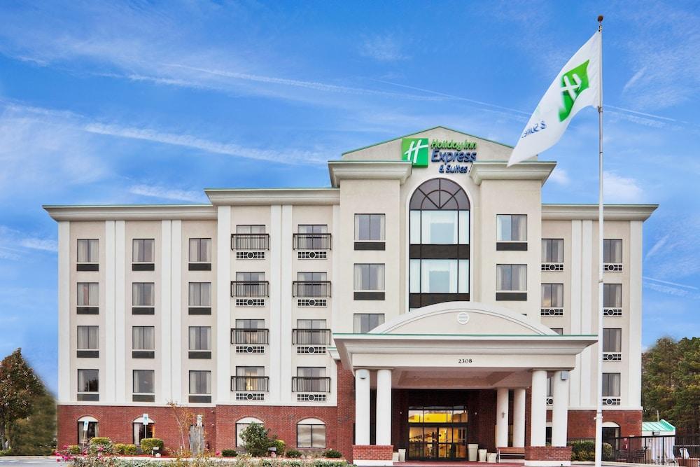 Holiday Inn Express & Suites Wilson-Downtown By Ihg Bagian luar foto