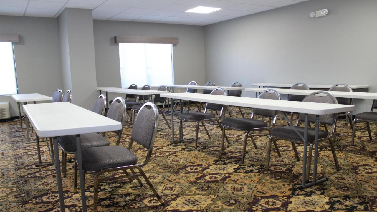 Holiday Inn Express & Suites Wilson-Downtown By Ihg Bagian luar foto