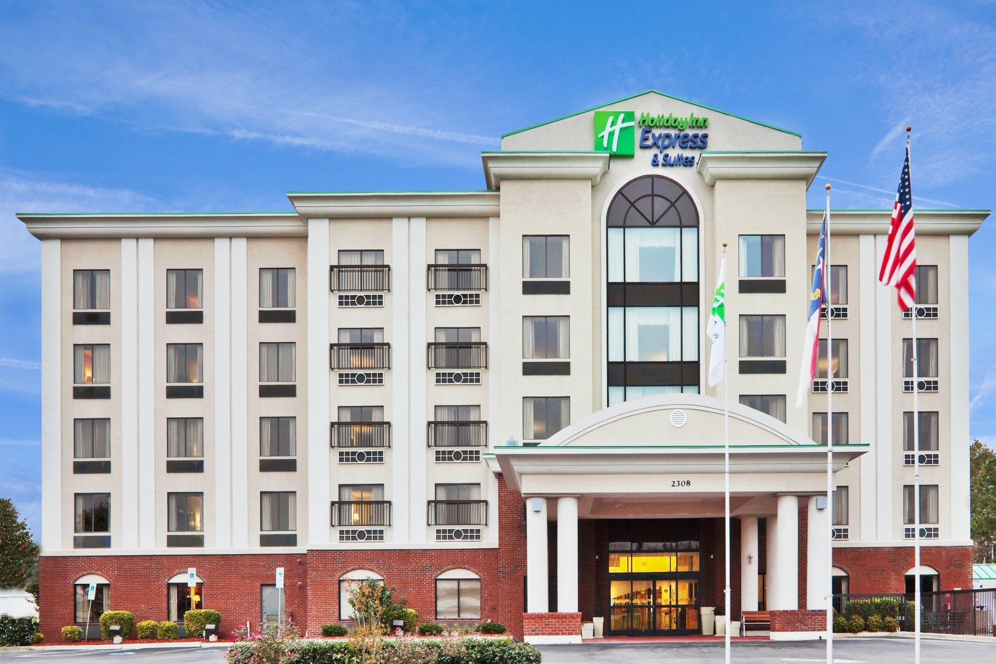 Holiday Inn Express & Suites Wilson-Downtown By Ihg Bagian luar foto